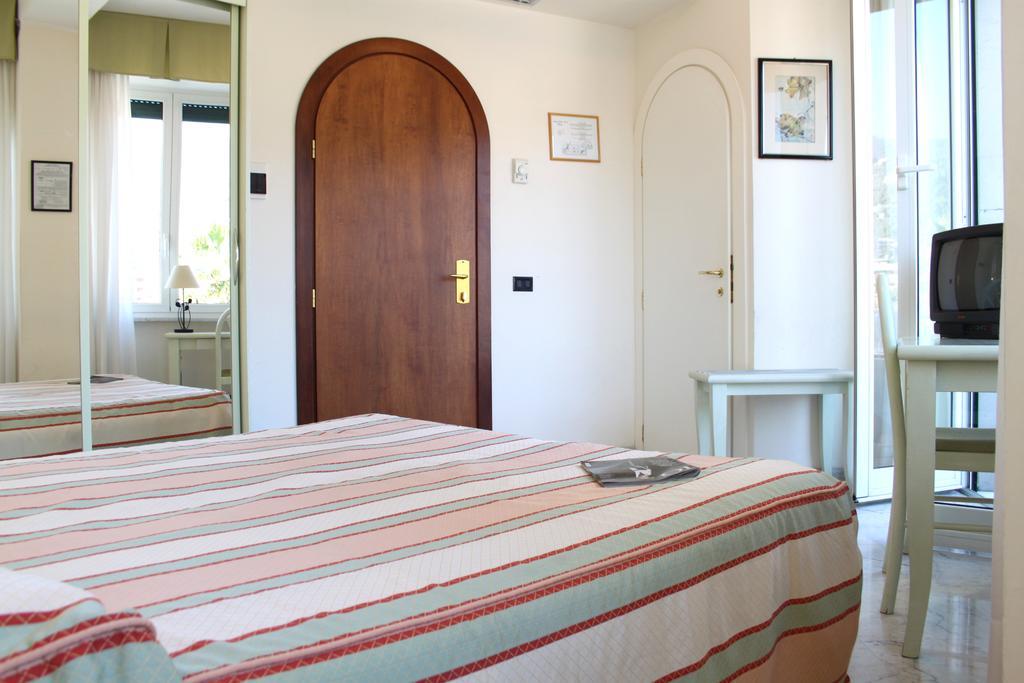 Hotel Elena Recco Bagian luar foto