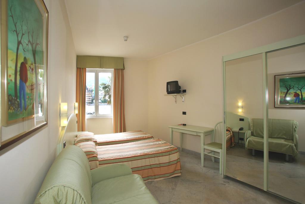 Hotel Elena Recco Bagian luar foto