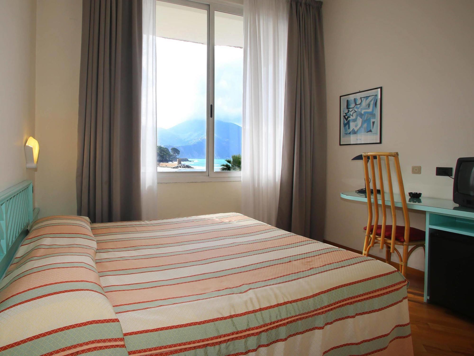 Hotel Elena Recco Bagian luar foto