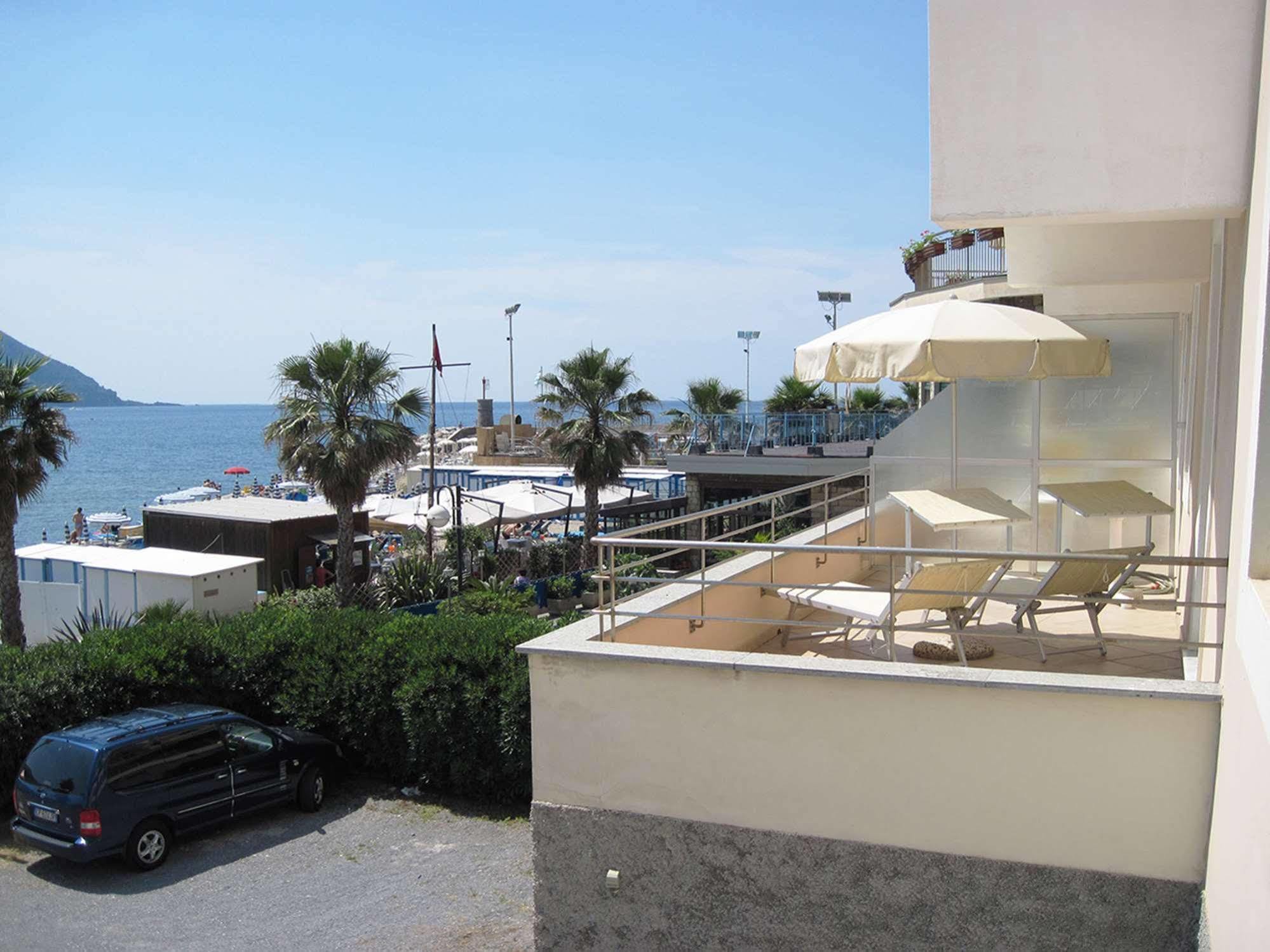 Hotel Elena Recco Bagian luar foto
